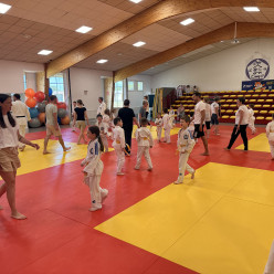 Quand les parents montent sur le tatami : une après-midi riche en émotions… et en révélations !